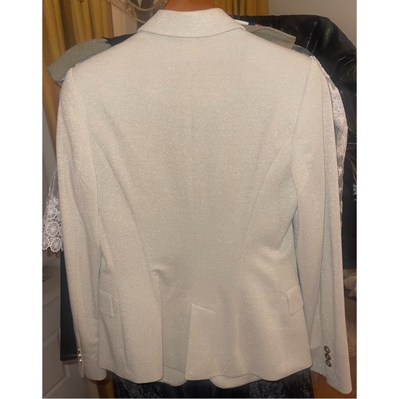 Beautiful Zara Blazer - Worn 1x , Eggshell slightly shimmery Size Small - Picture 3 of 5